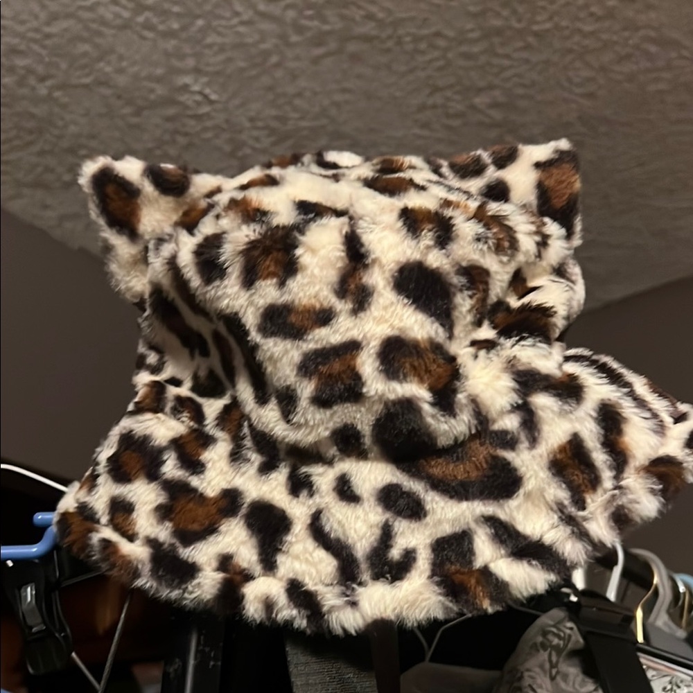 Leopard Print Faux Fur Bucket Hat